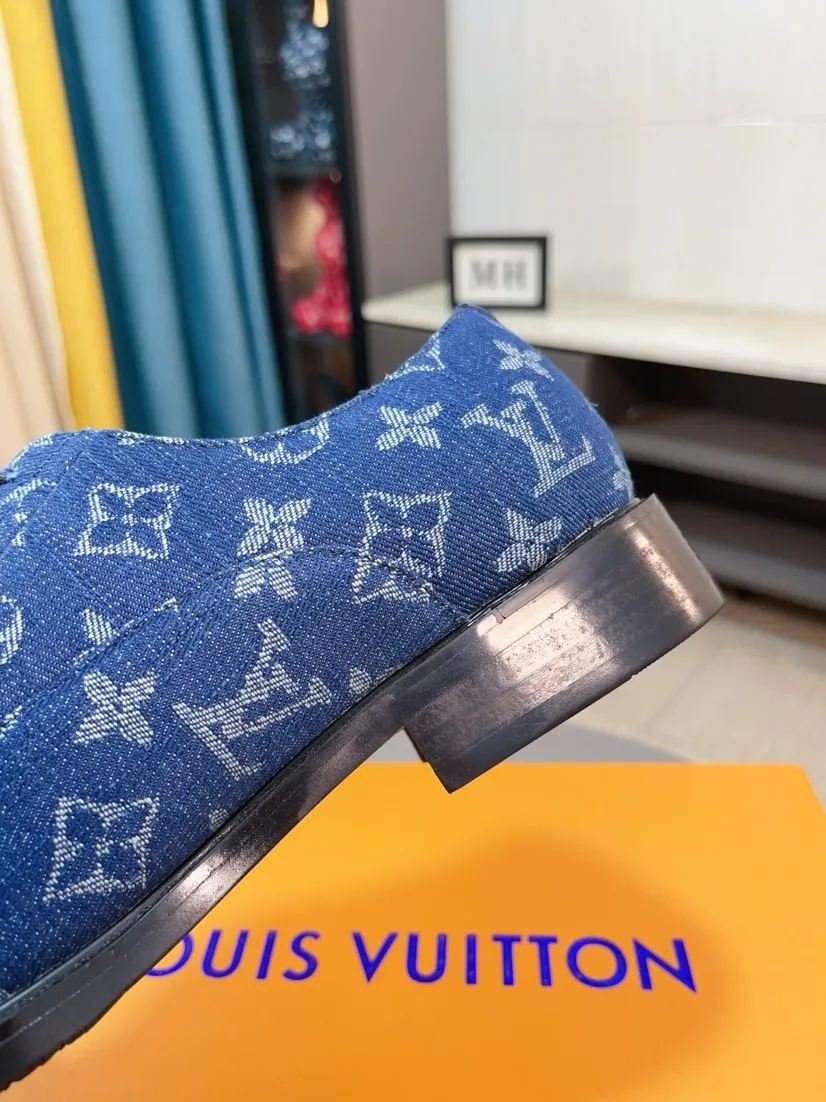 Ex-factory price 720🌹🌹High version [LV] Louis Vuitton's popular casual leather shoes🎖Fashionable and elegant🎖🎖Material: Original imported open-edge beaded cowhide, washed cowhide leather lining, original open-molded rubber outsole, high-end and classy, ​​elegant quality, instantly transforming into a handsome man ❤❤Standard\nNumber: 38-44